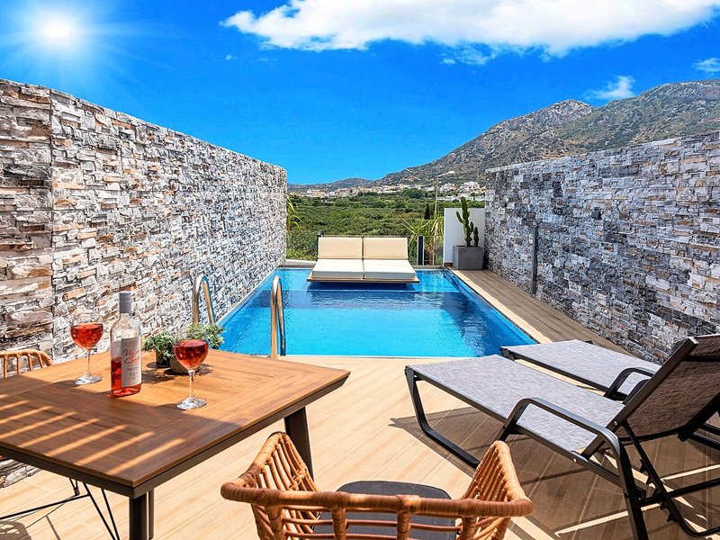Aelia Suites 6