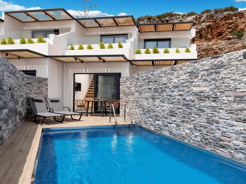 Aelia Suites 8