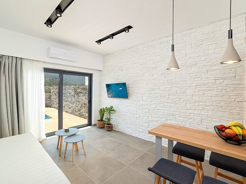 Aelia Suites 24
