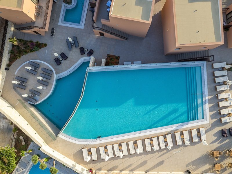 Hotel Pyriá 11