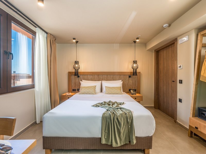 Hotel Pyriá 44