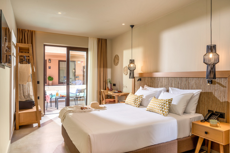 Hotel Pyriá 11