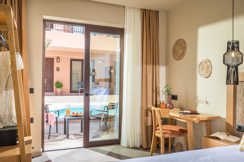 Hotel Pyriá 15
