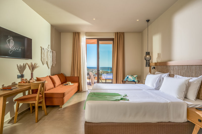 Hotel Pyriá 12