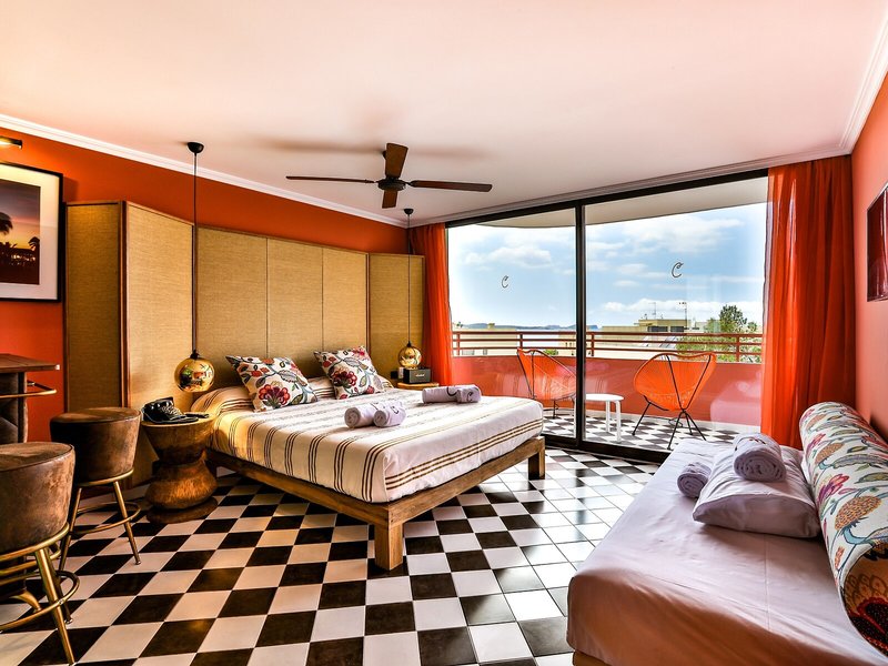 Cubanito Ibiza Suites  32