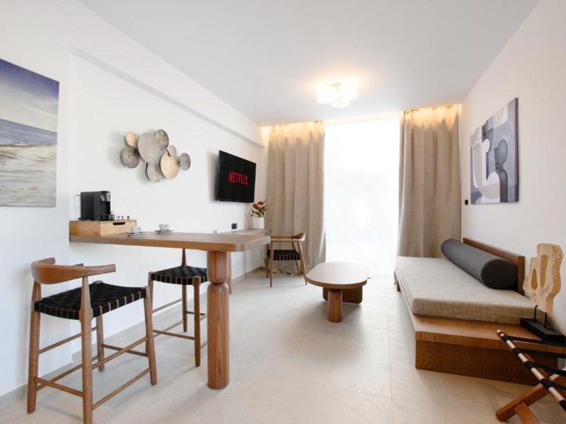 Vaya Suites 14