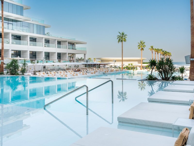 FIVE Luxe 3