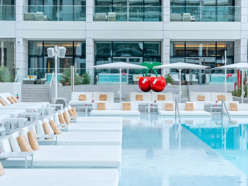 FIVE Luxe 5