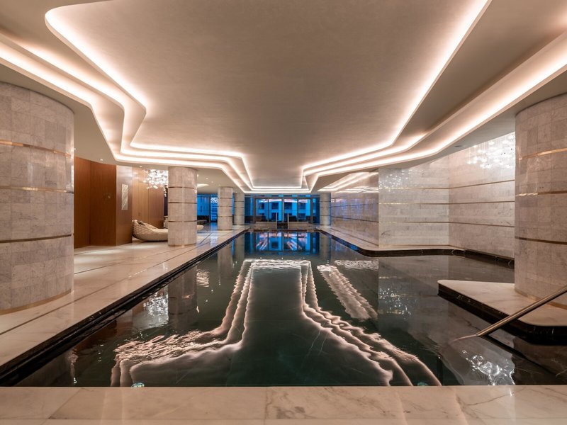 FIVE Luxe 27