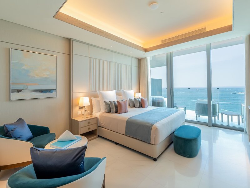 FIVE Luxe 30