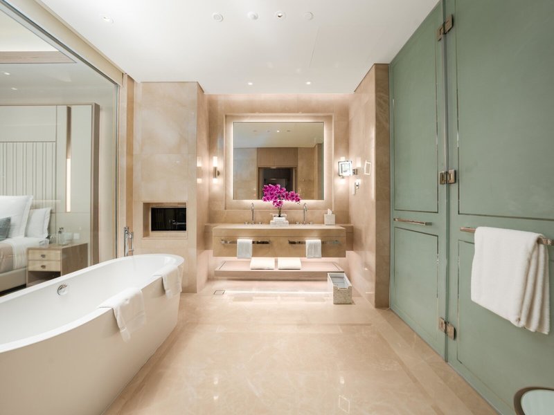 FIVE Luxe 35