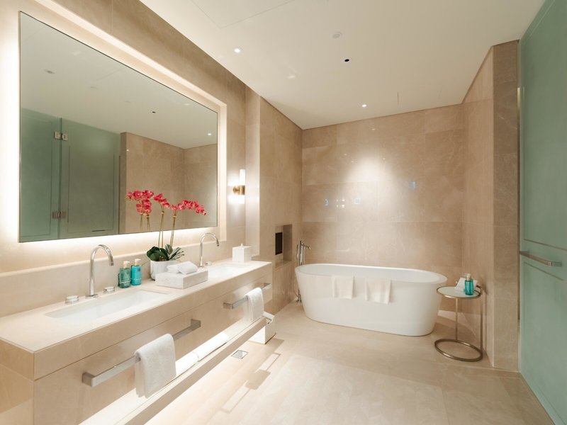 FIVE Luxe 42