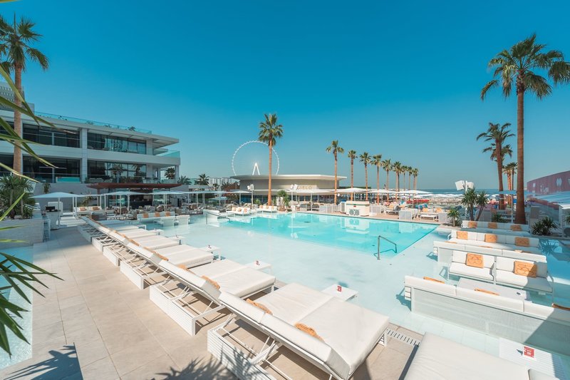 FIVE Luxe 2 - Outdoor Pool