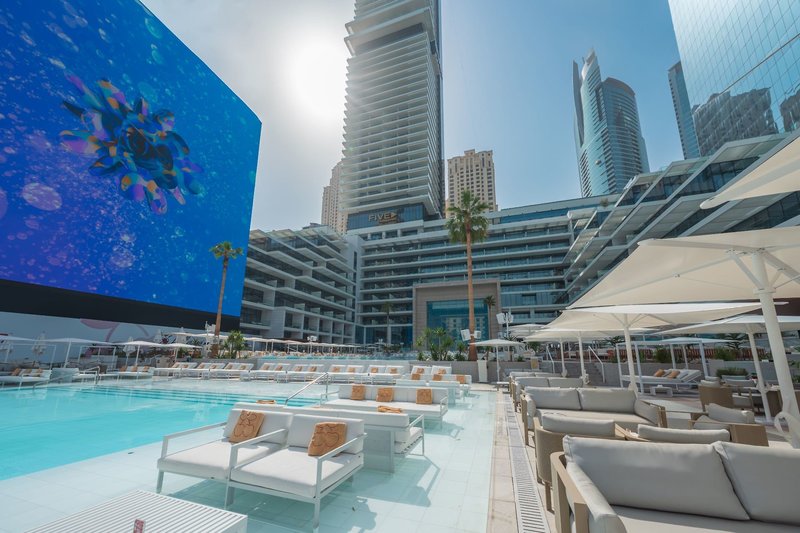 FIVE Luxe 18 - Terrace