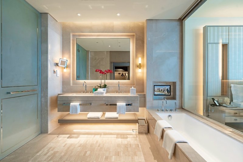 FIVE Luxe 6