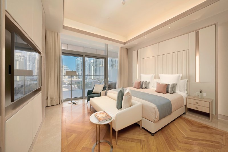 FIVE Luxe 10