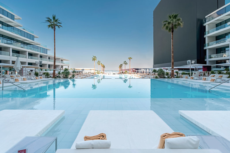 FIVE Luxe 11