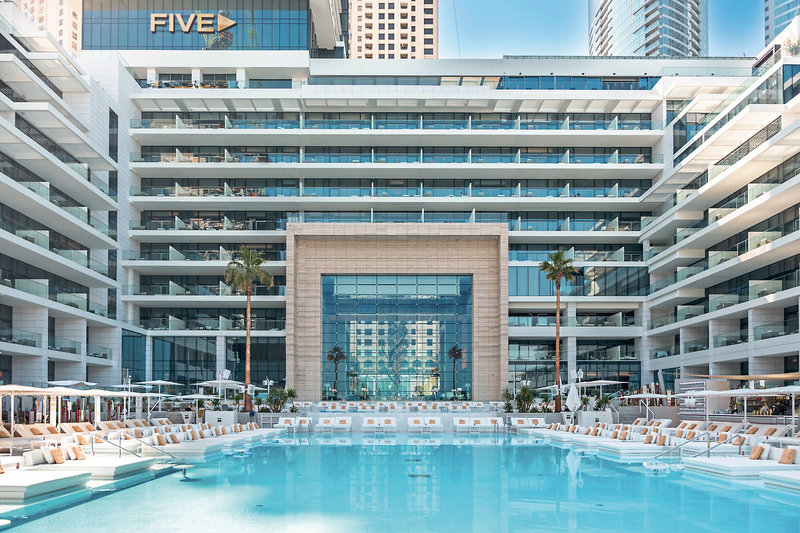 FIVE Luxe 28