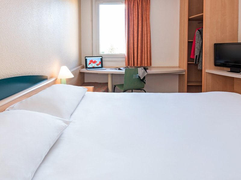 Hôtel ibis Lourdes Centre Gare 17