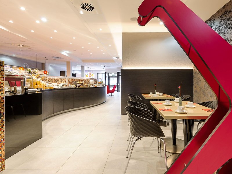 Mercure Hotel Duesseldorf Zentrum 10