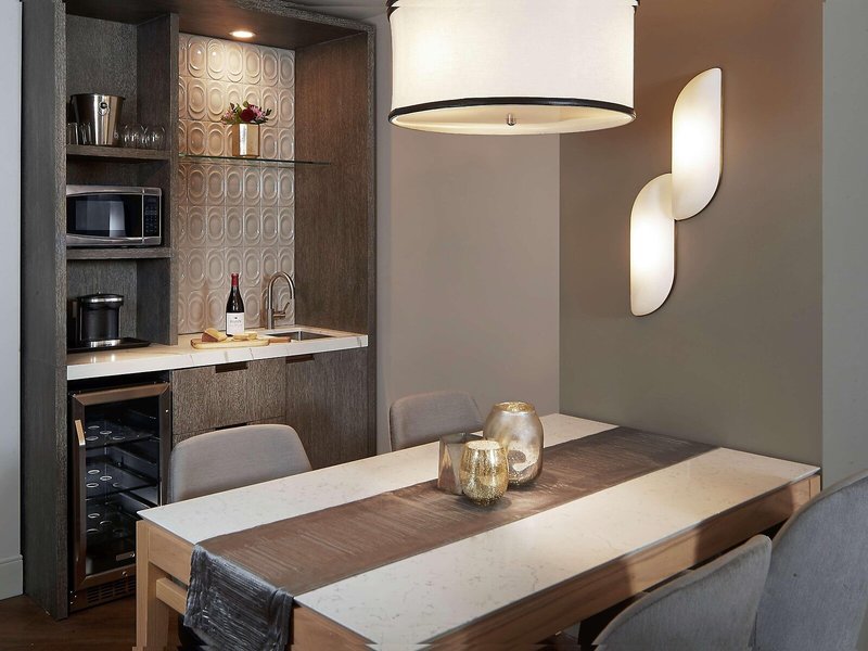 Doubletree Chicago Magnificent Mile 18