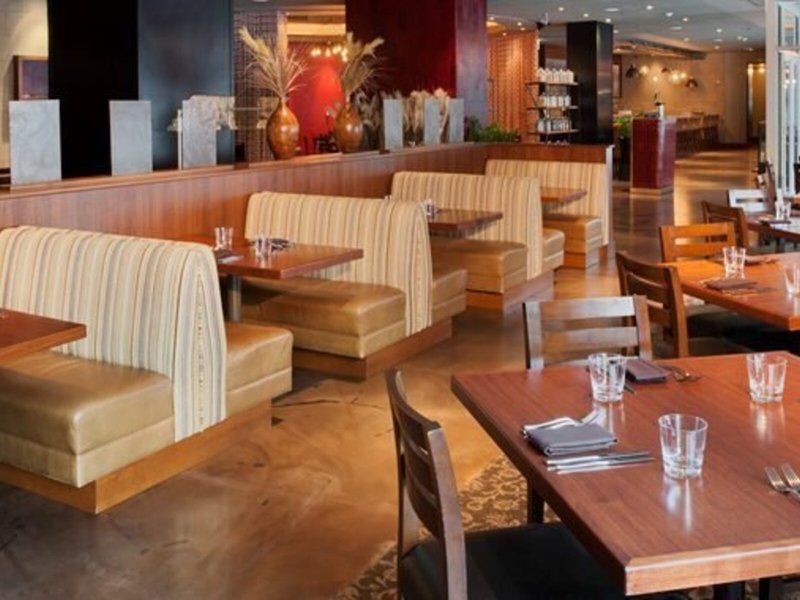 Doubletree Chicago Magnificent Mile 25