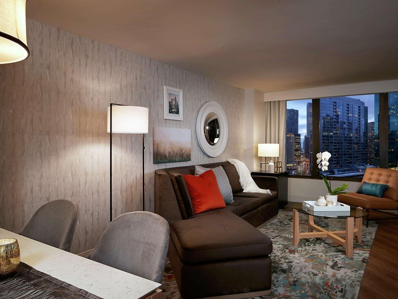 Doubletree Chicago Magnificent Mile 34
