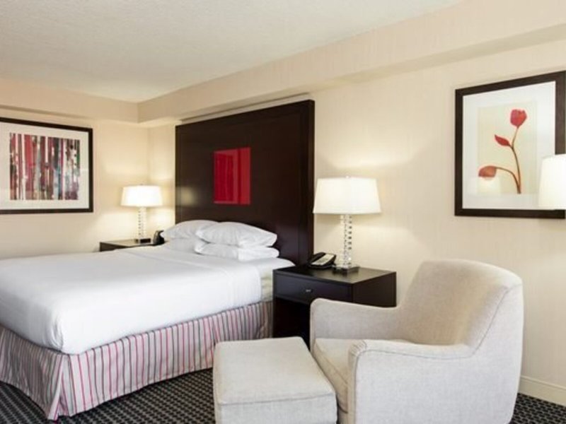 Doubletree Chicago Magnificent Mile 38