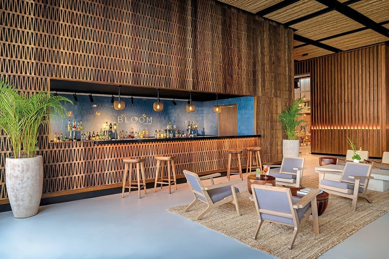 Hyatt Vivid Grand Island 10