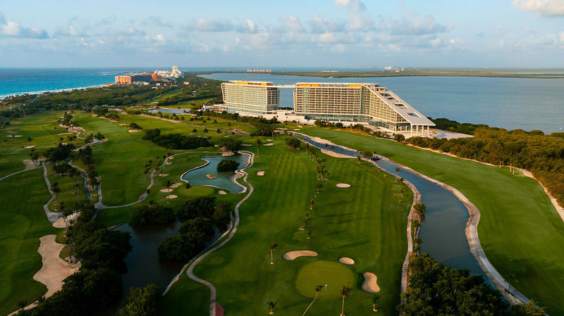 Hyatt Vivid Grand Island 21