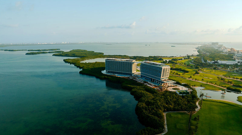 Hyatt Vivid Grand Island 24