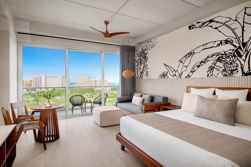 Hyatt Vivid Grand Island 25