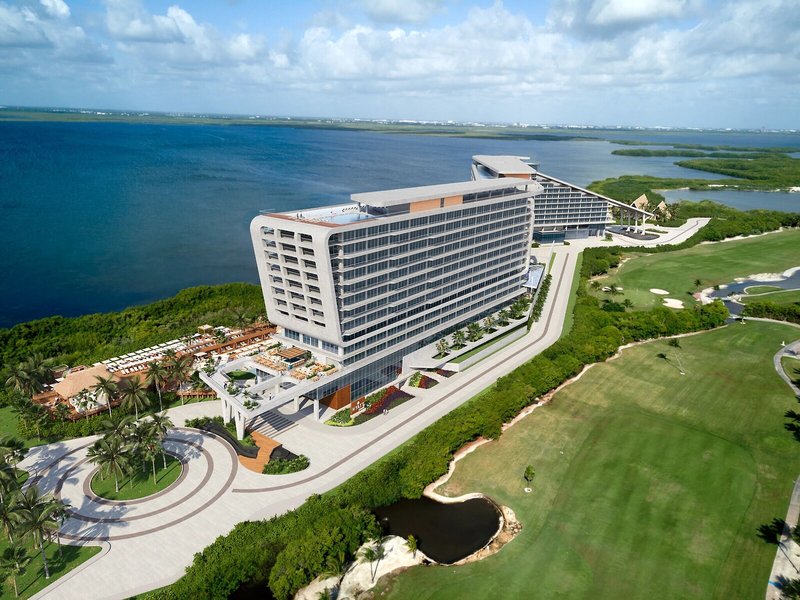 Hyatt Vivid Grand Island 1