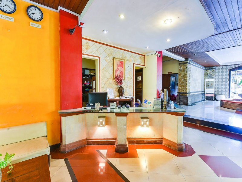 SUPER OYO Townhouse Oak Maxi Hotel Legian 8