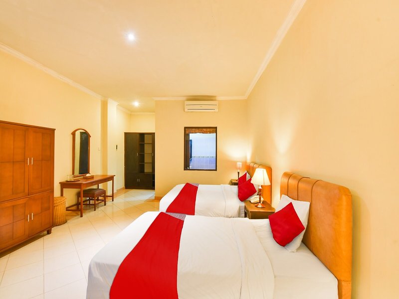 SUPER OYO Townhouse Oak Maxi Hotel Legian 14