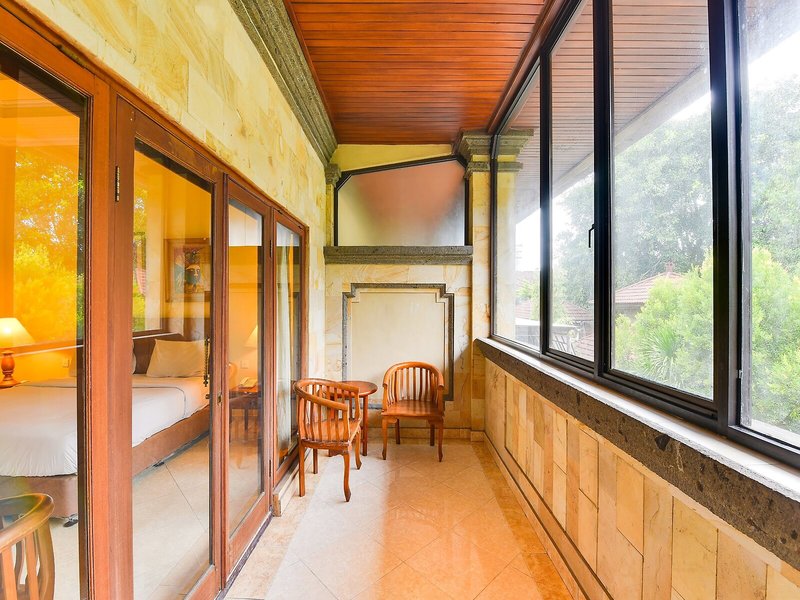 SUPER OYO Townhouse Oak Maxi Hotel Legian 15