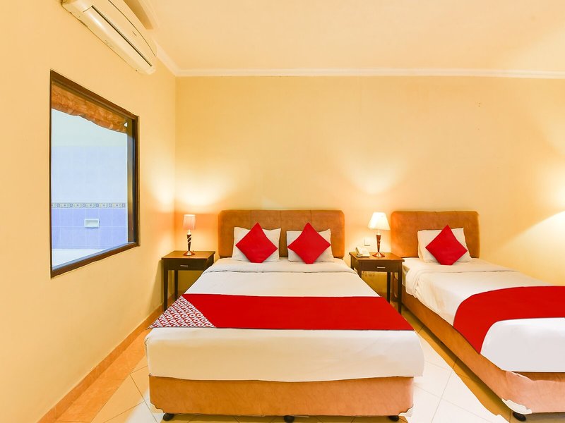 SUPER OYO Townhouse Oak Maxi Hotel Legian 17