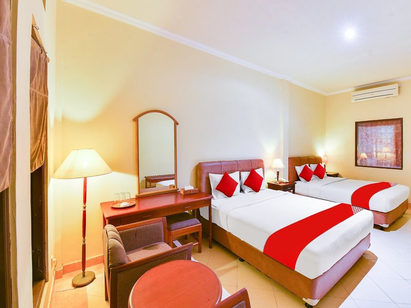 SUPER OYO Townhouse Oak Maxi Hotel Legian 26