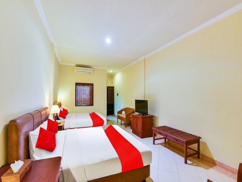 SUPER OYO Townhouse Oak Maxi Hotel Legian 28