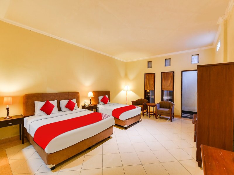SUPER OYO Townhouse Oak Maxi Hotel Legian 34
