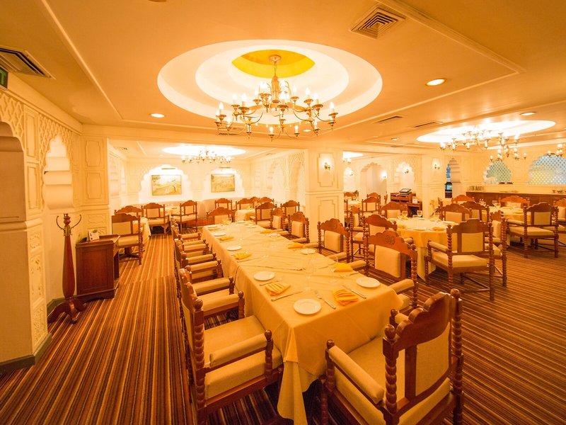 Ramada by Wyndham Colombo 20