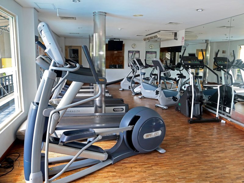 Ramada by Wyndham Colombo 24