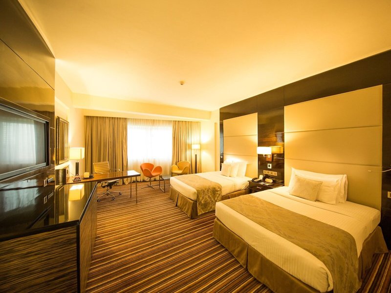 Ramada by Wyndham Colombo 31