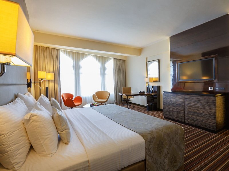 Ramada by Wyndham Colombo 34