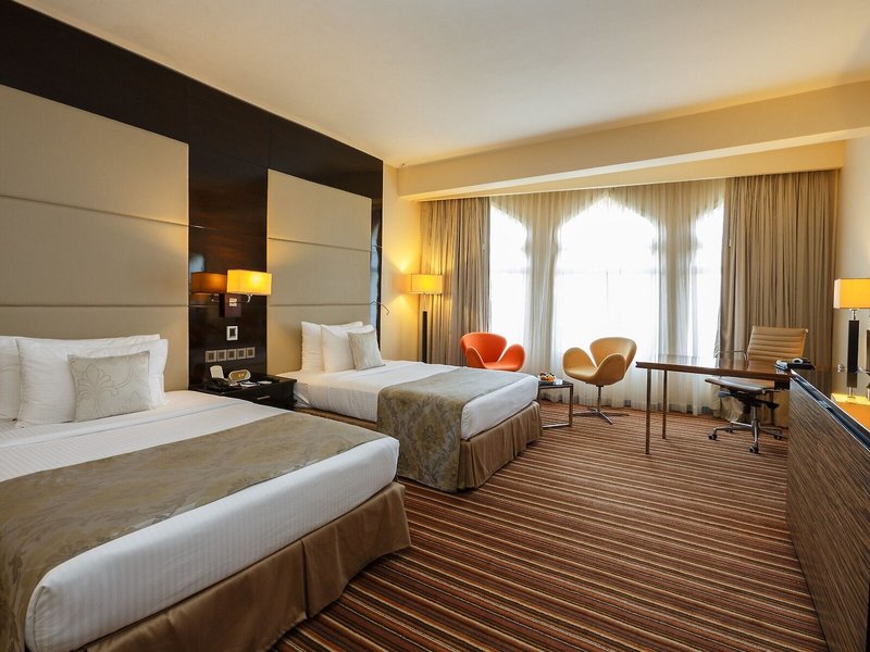 Ramada by Wyndham Colombo 35