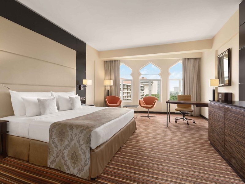 Ramada by Wyndham Colombo 38