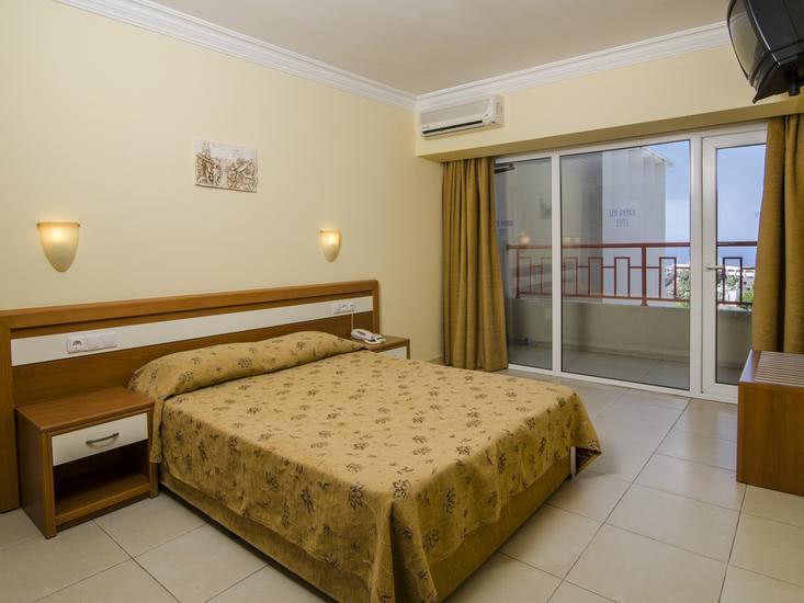 Neopol Hotel Deluxe  3