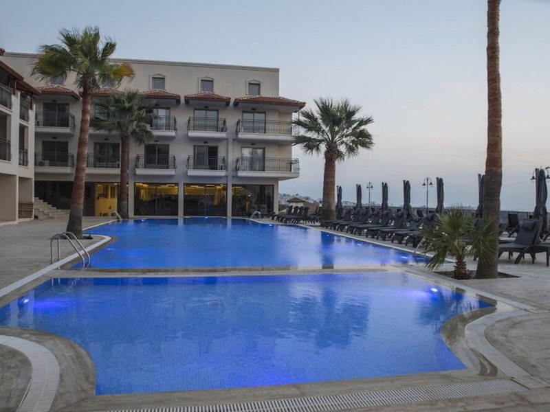 Neopol Hotel Deluxe 4 - Exterior