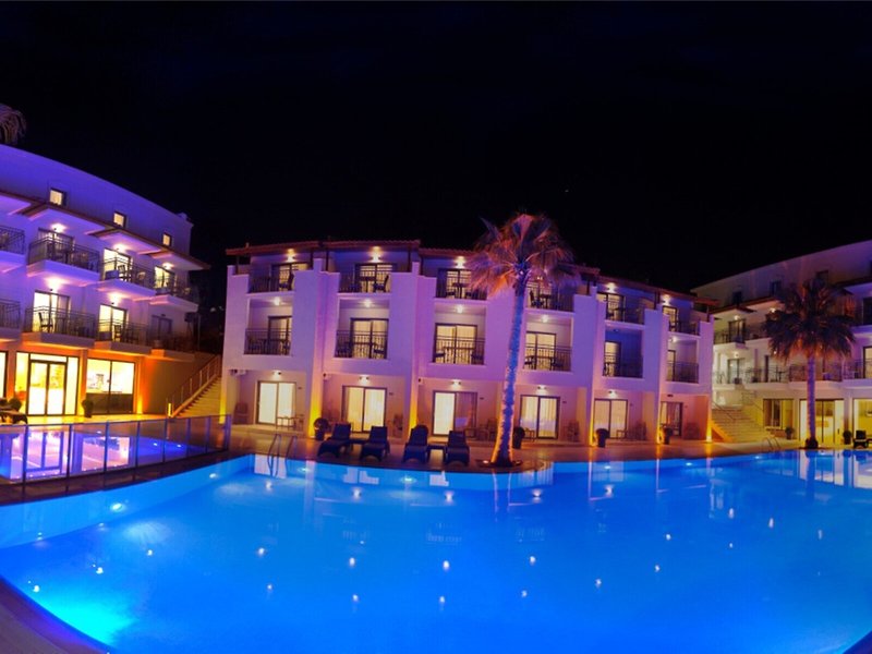 Neopol Hotel Deluxe 13 - Outdoor Pool