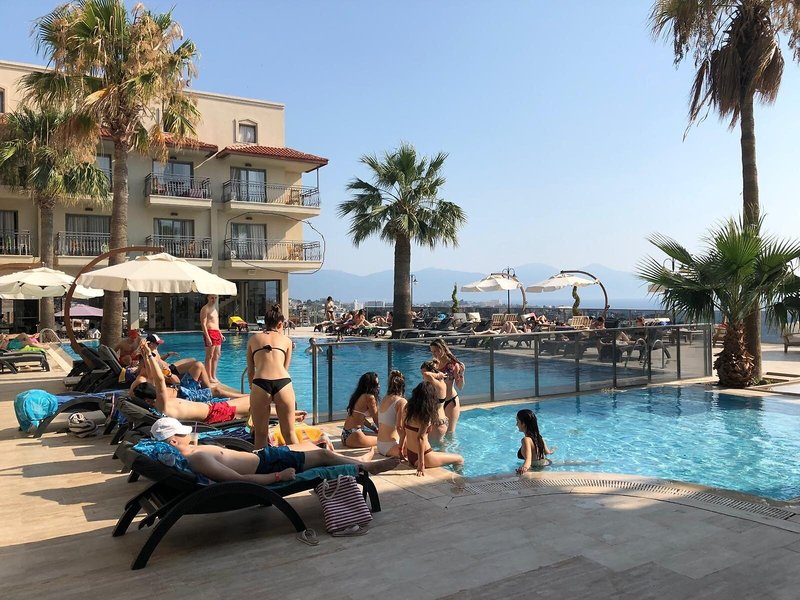 Neopol Hotel Deluxe 15 - Outdoor Pool